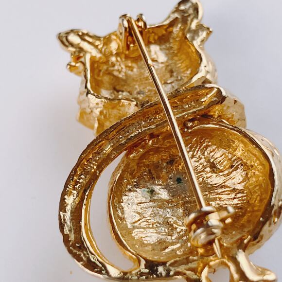 VTG 60s Cat Brooch Red Rhinestone Eyes Figural Mid Century Gold Tone Kitschy Pin - Picture 8 of 9